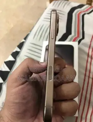 High-Performance Smartphone with Dual SIM and Advanced Camera