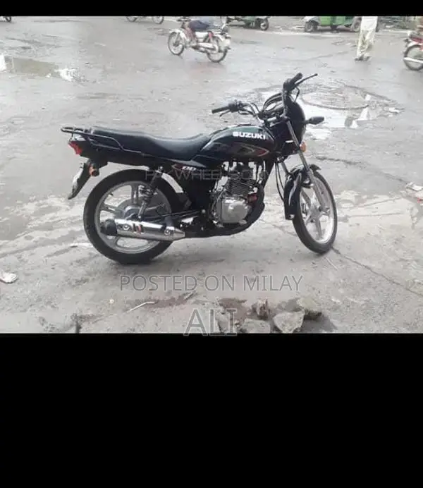 Suzuki GD 110S Motorcycle - 2023 End Model Lush Bike