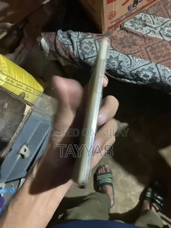 Samsung Galaxy S10 5G Smartphone with Minor Back Damage