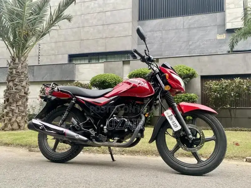 Suzuki GR150 Motorcycle - Nearly New Condition