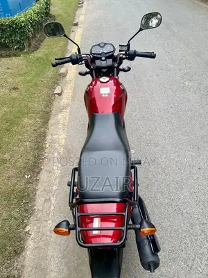 Suzuki GR150 Motorcycle - Nearly New Condition