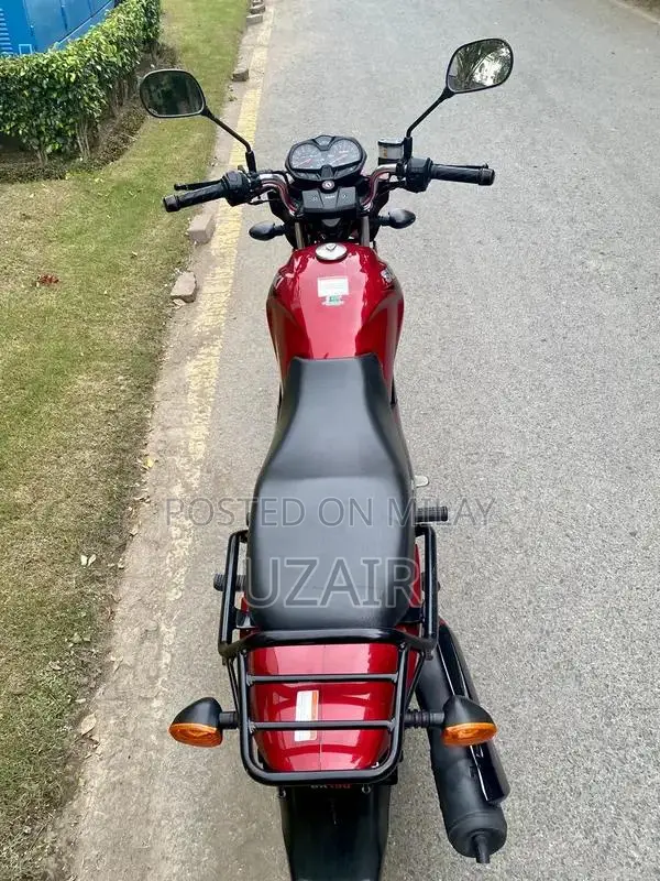 Suzuki GR150 Motorcycle - Nearly New Condition