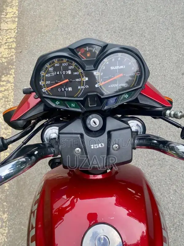 Suzuki GR150 Motorcycle - Nearly New Condition