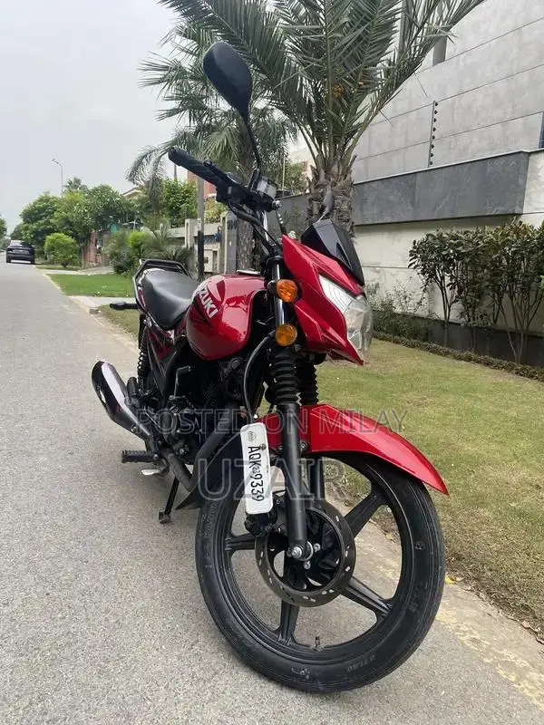 Suzuki GR150 Motorcycle - Nearly New Condition