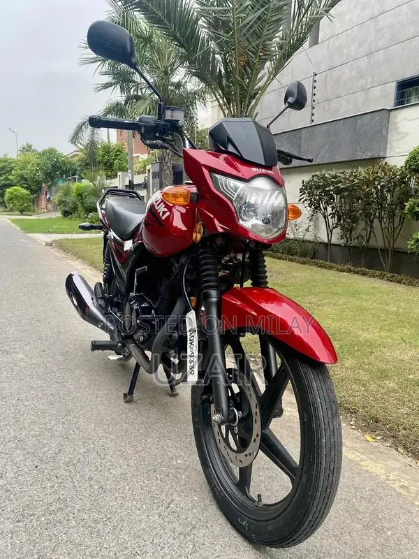 Suzuki GR150 Motorcycle - Nearly New Condition