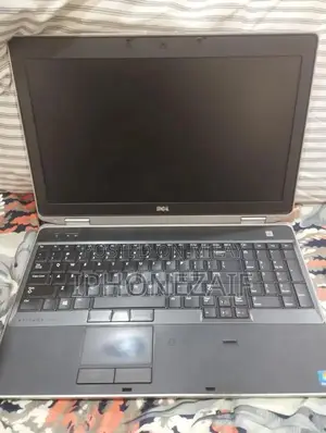 Photo - Dell Latitude E6530 Business Laptop - 3rd Gen Core i5