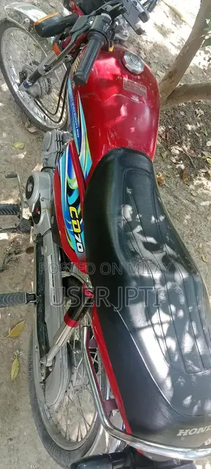 Honda CD70 Motorcycle - 2024 Model, Pristine Condition