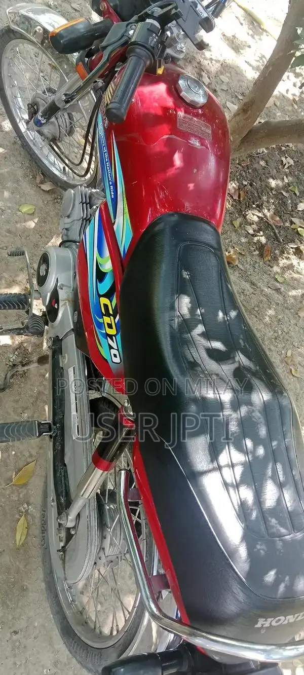Honda CD70 Motorcycle - 2024 Model, Pristine Condition