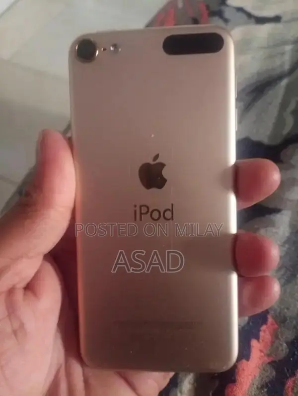 Apple iPod 32GB 6th Generation Portable Music Player