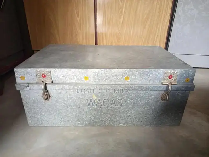 Wooden Furniture Piece for Home Decor and Bedroom