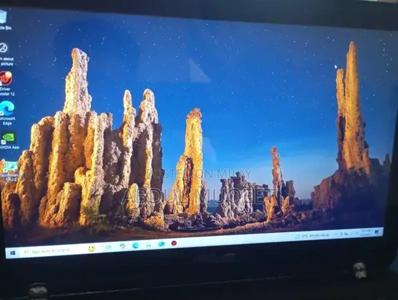 Asus Q524u 2-in-1 Convertible Laptop with Nvidia Graphics