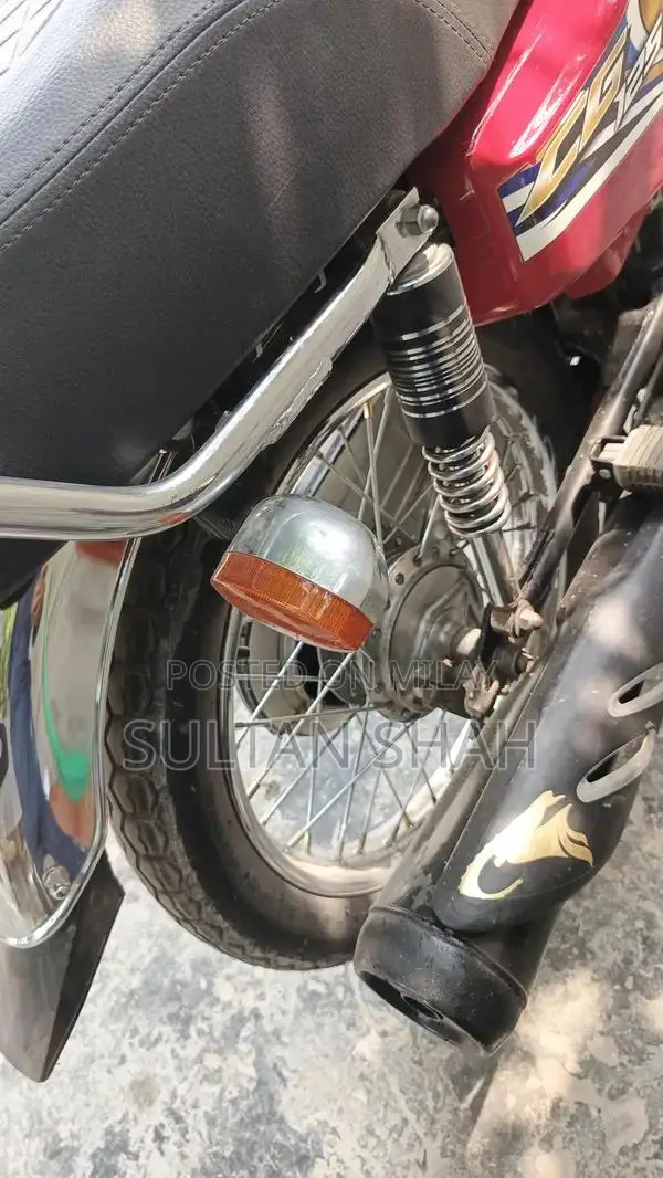 Honda 125cc Red Motorcycle Arugnt Edition