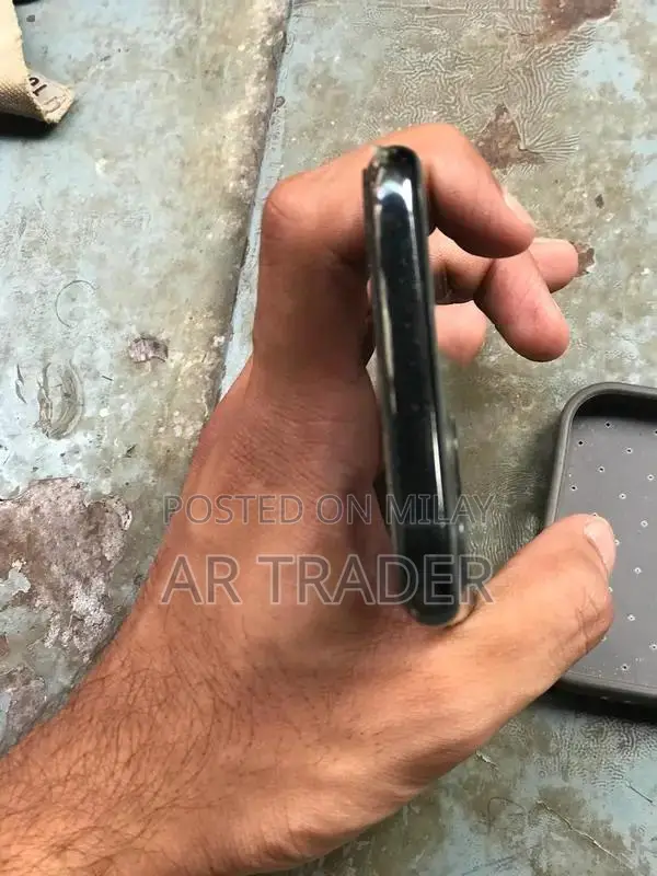 iPhone 11 Pro 64GB Dual SIM Smartphone