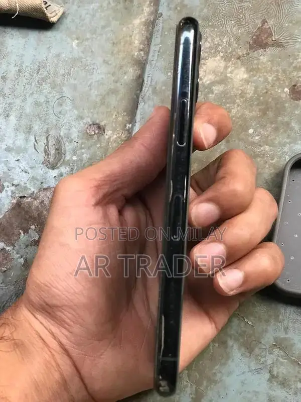 iPhone 11 Pro 64GB Dual SIM Smartphone