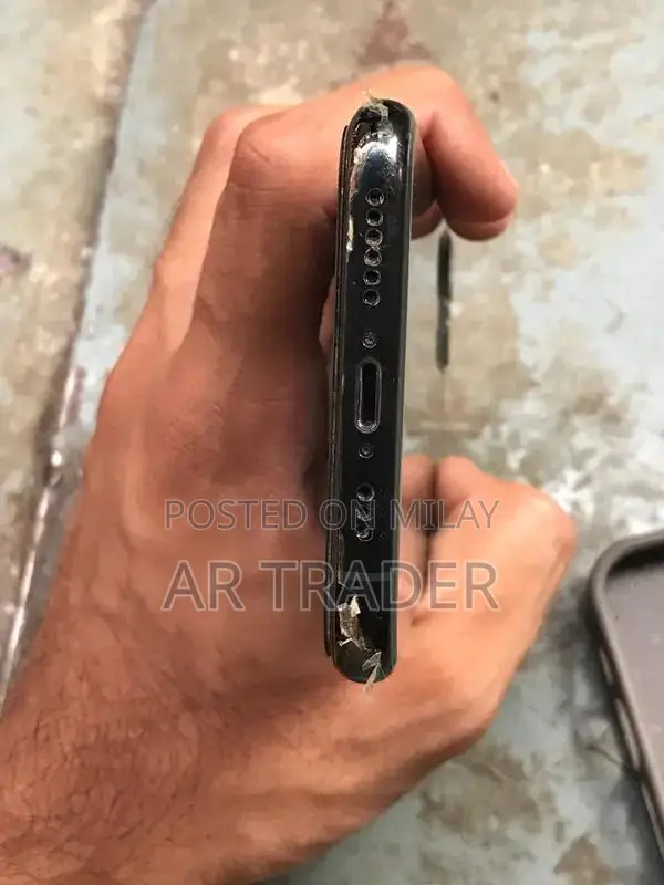 iPhone 11 Pro 64GB Dual SIM Smartphone