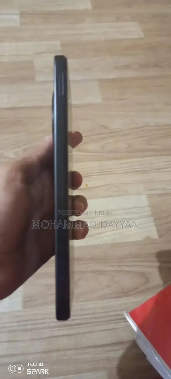 Compact Smartphone with Large Storage Capacity