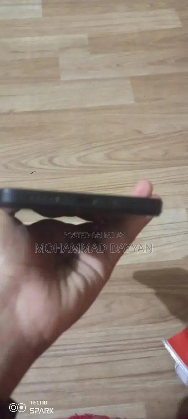 Compact Smartphone with Large Storage Capacity