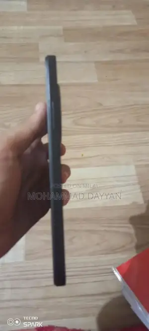 Compact Smartphone with Large Storage Capacity