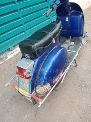 Classic Vintage Vespa Scooter with Self-Start