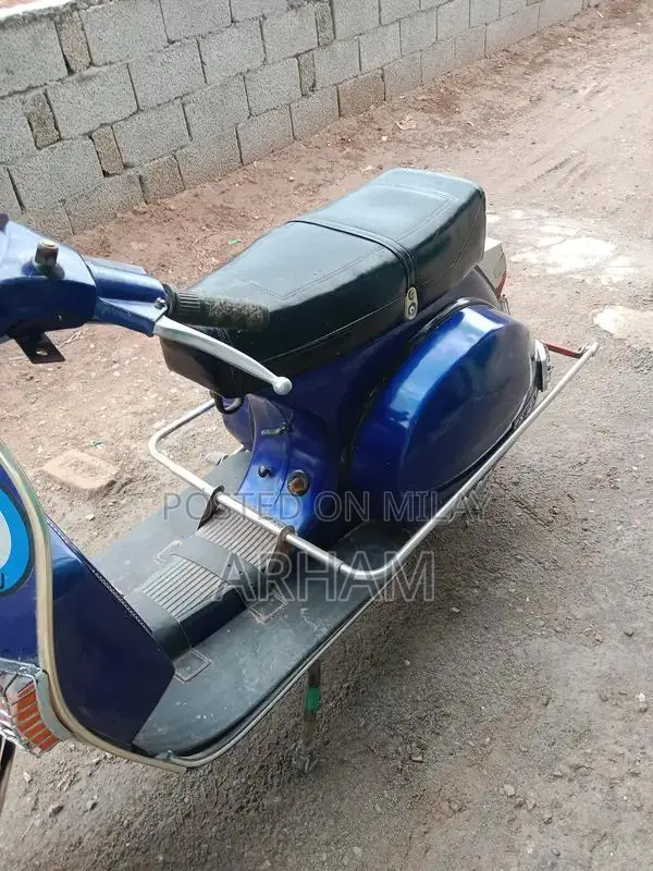 Classic Vintage Vespa Scooter with Self-Start