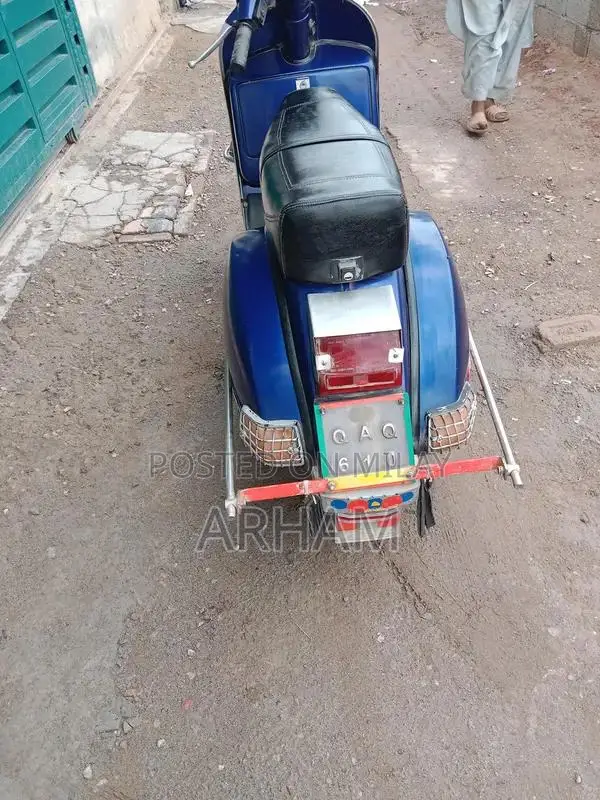 Classic Vintage Vespa Scooter with Self-Start