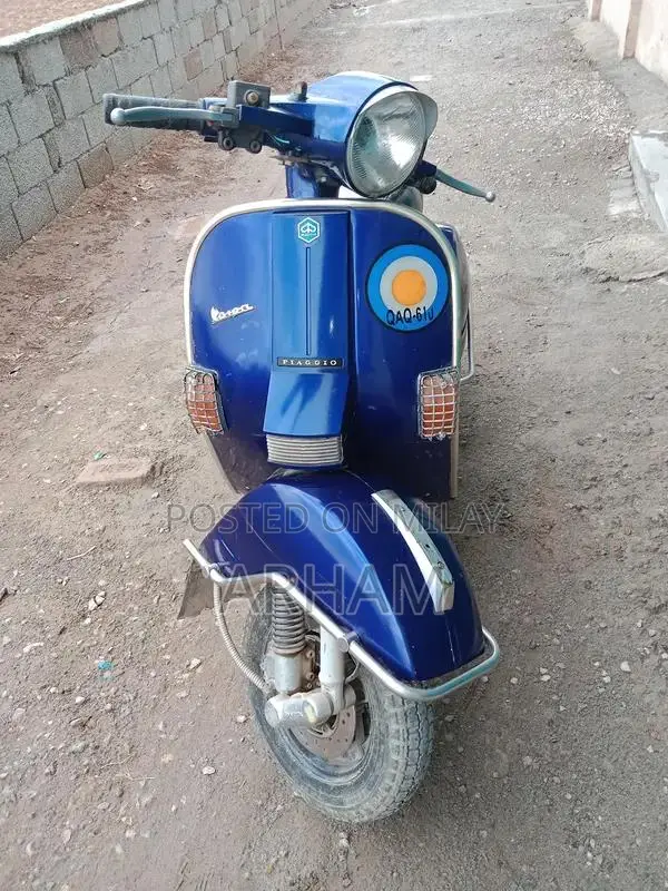 Classic Vintage Vespa Scooter with Self-Start