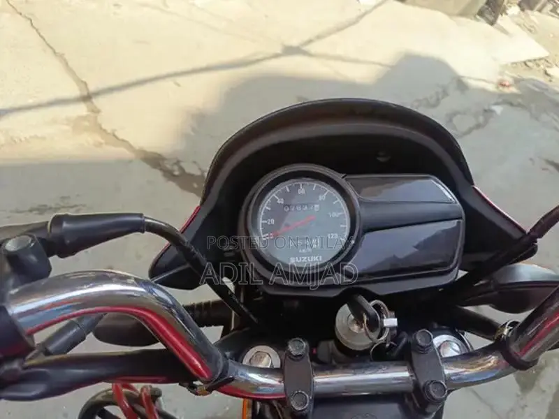 Suzuki 110cc Motorcycle - Low Mileage Single Cylinder Bike