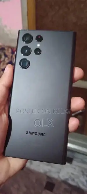 Photo - S22 Ultra Smartphone with HD Edge Display and 8K Video Recording