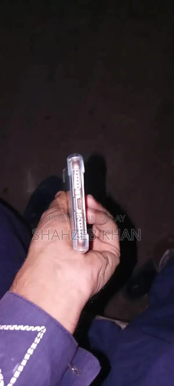 Apple iPhone 8 256GB Golden Smartphone