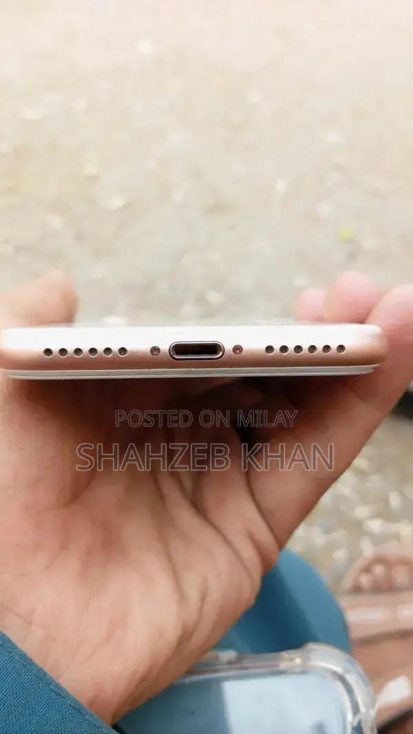 Apple iPhone 8 256GB Golden Smartphone