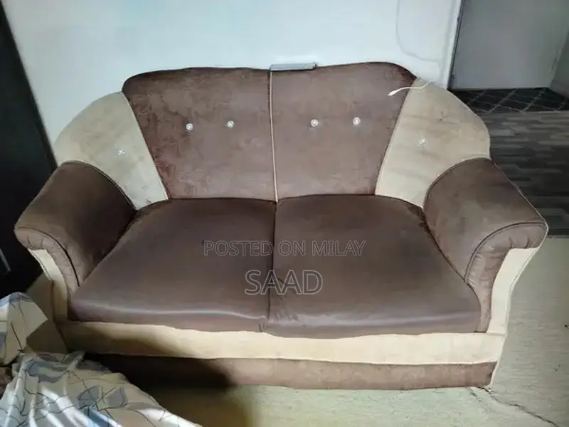 2 Seator Sofa Urgent Sell Only 2500
