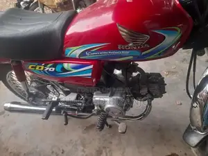 Honda CD 70 Motorcycle - Reliable Two-Wheeler for Urban Commuting