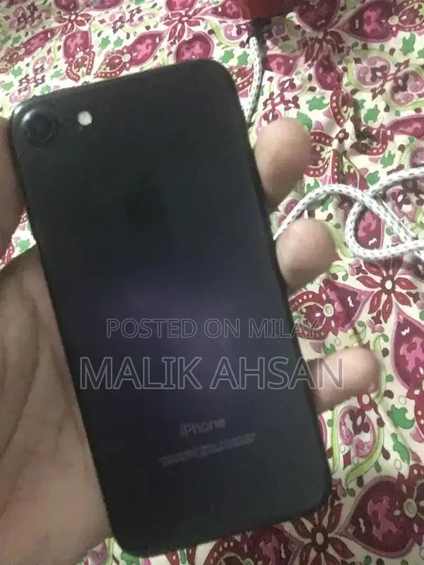 32GB Smartphone with Good Condition and Full Functionality