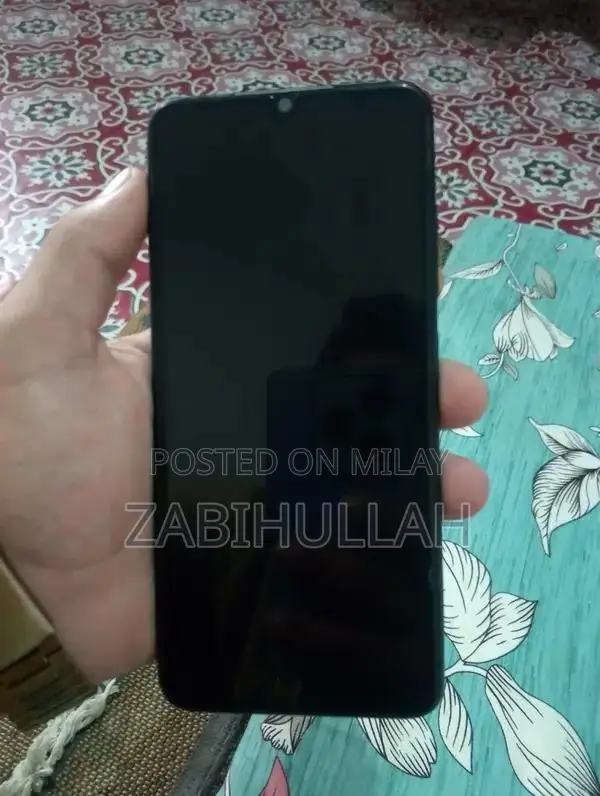 Dual SIM Smartphone with 128GB Storage and Advanced Memory