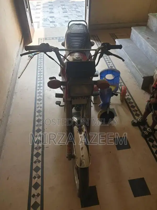 Honda 125 Motorcycle Compact City Commuter