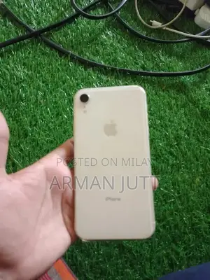 Pre-owned iPhone XR Smartphone with Good Battery Health