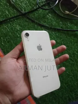 Pre-owned iPhone XR Smartphone with Good Battery Health