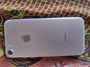 Photo - Apple iPhone 7 128GB Smartphone Unlocked