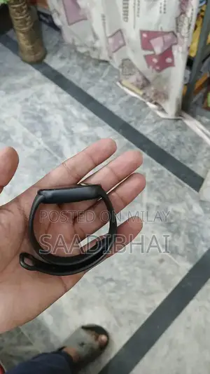 Mi Band 10 Fitness Tracker - Lightly Used Wearable Smart Device