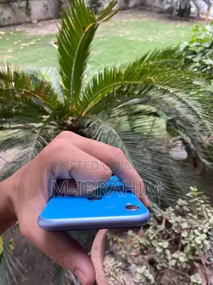 Apple iPhone XR 64GB - Excellent Condition Smartphone