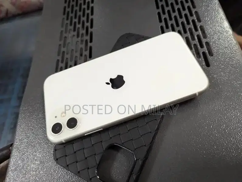 Apple iPhone 11 128GB Smartphone with High Battery Health