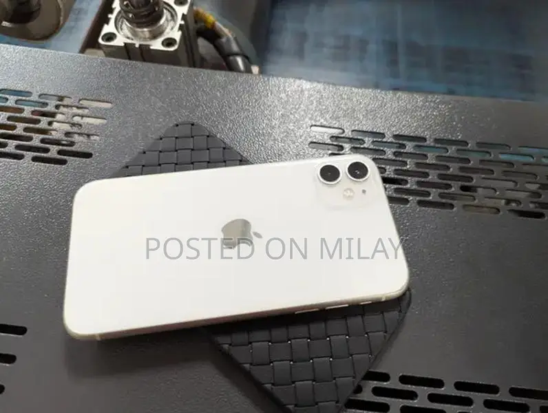 Apple iPhone 11 128GB Smartphone with High Battery Health