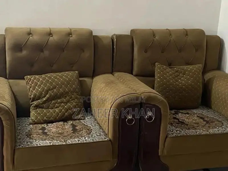 Comfortable 5-Seater Living Room Sofa Set