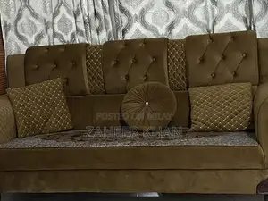 Comfortable 5-Seater Living Room Sofa Set