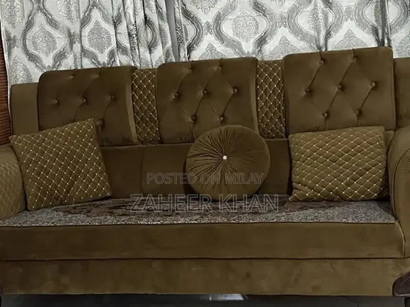Comfortable 5-Seater Living Room Sofa Set