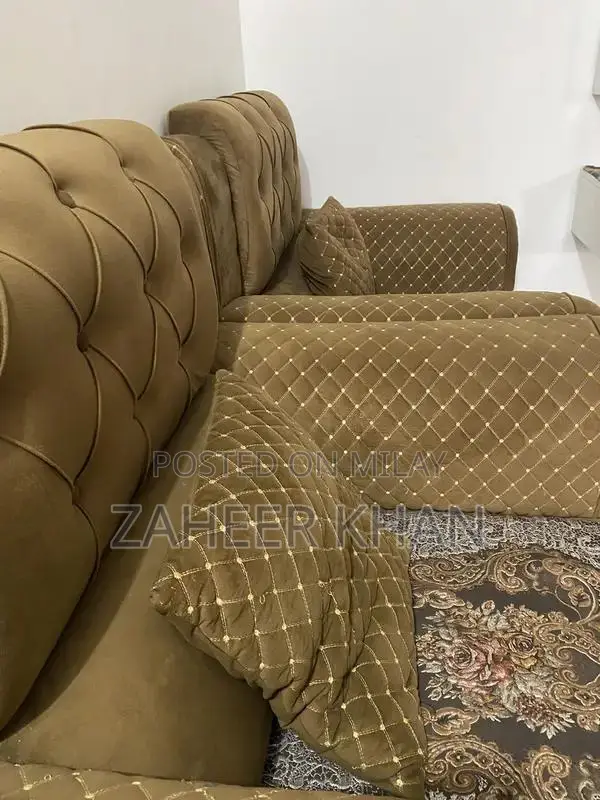 Comfortable 5-Seater Living Room Sofa Set
