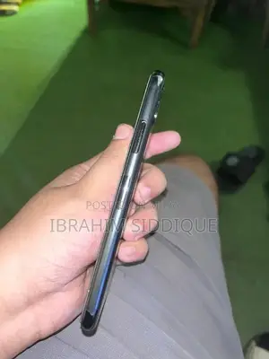 Apple iPhone X 256GB LLA Variant - Excellent Condition