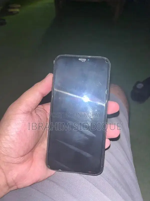 Apple iPhone X 256GB LLA Variant - Excellent Condition