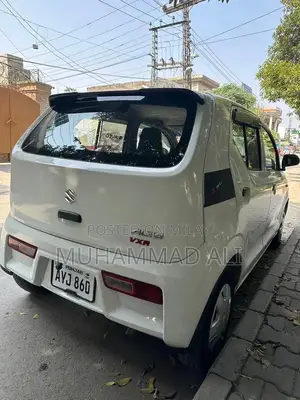 Photo - Alto VXR Compact Hatchback Urban Driving Sedan