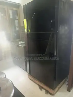 Non-Frost Refrigerator - Near Mint Condition Cooling Appliance